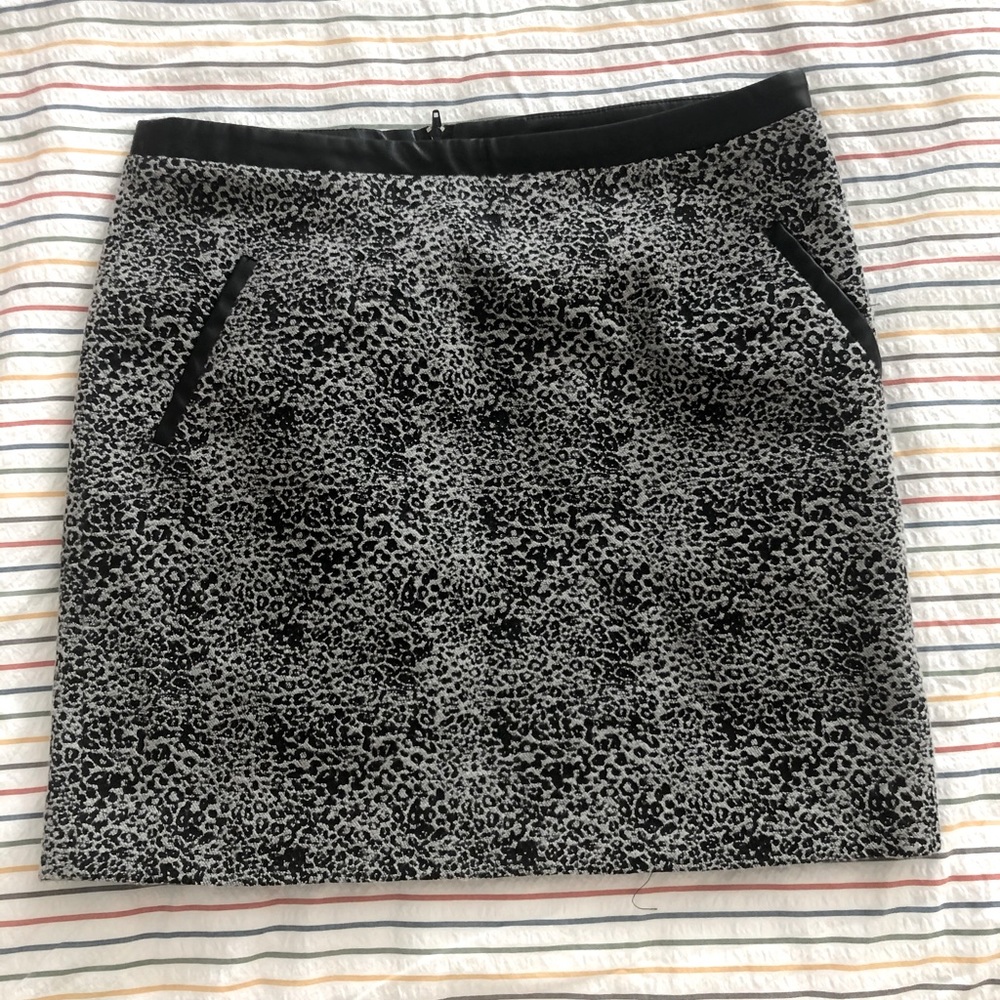 Leopard silver mini skirt